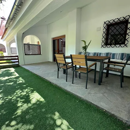 Naos Villa